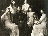 Император Николай II с семьей 